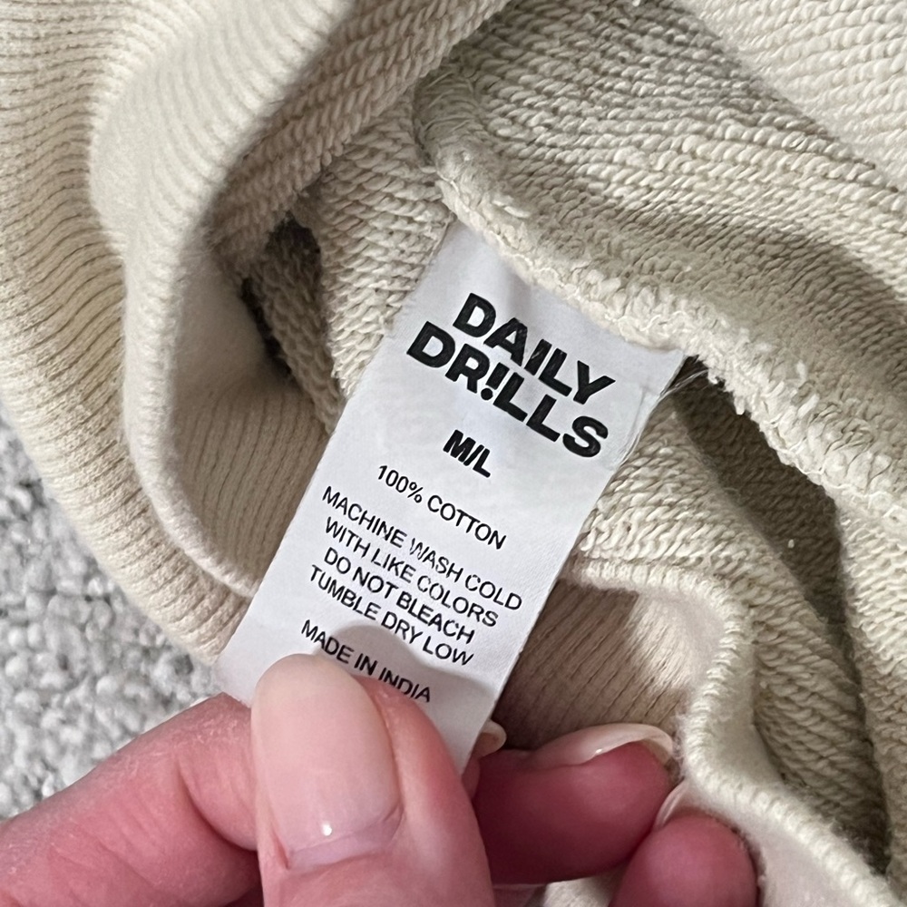 Daily Drills !!! Cropped Sleeve Crew Neck Top in Sand - M/L - Picture 6 of 7